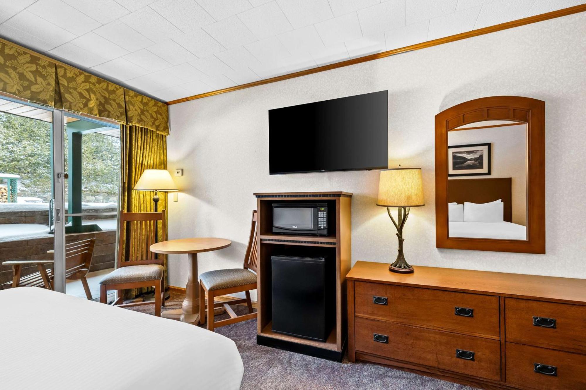 Best Western Adirondack Inn Lake Placid Exterior photo